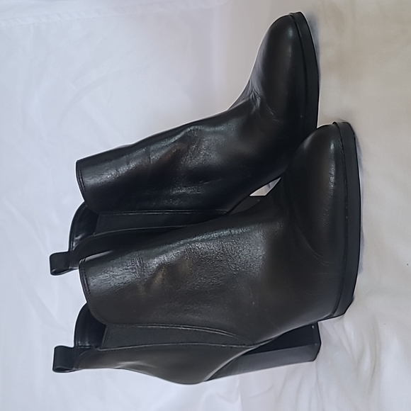 Michael Kors Leather Ankle Boots Size 8.5 - Picture 1 of 7